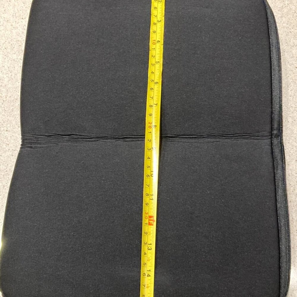 Case Logic Laptop and MacBook Sleeve - Black - Picture 2 of 3